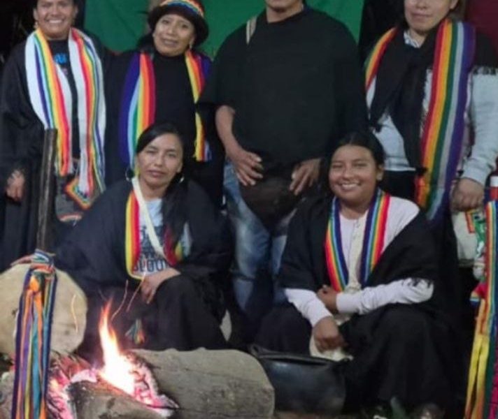 los 6 integrantes de raíces yanacona